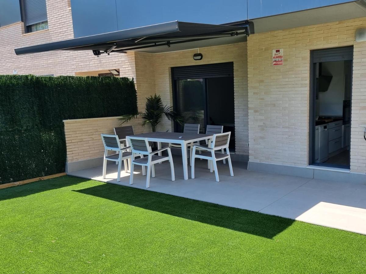 Apartamento Diseno Con Jardin Privado A 100 Metros Del Mar Torredembarra Esterno foto